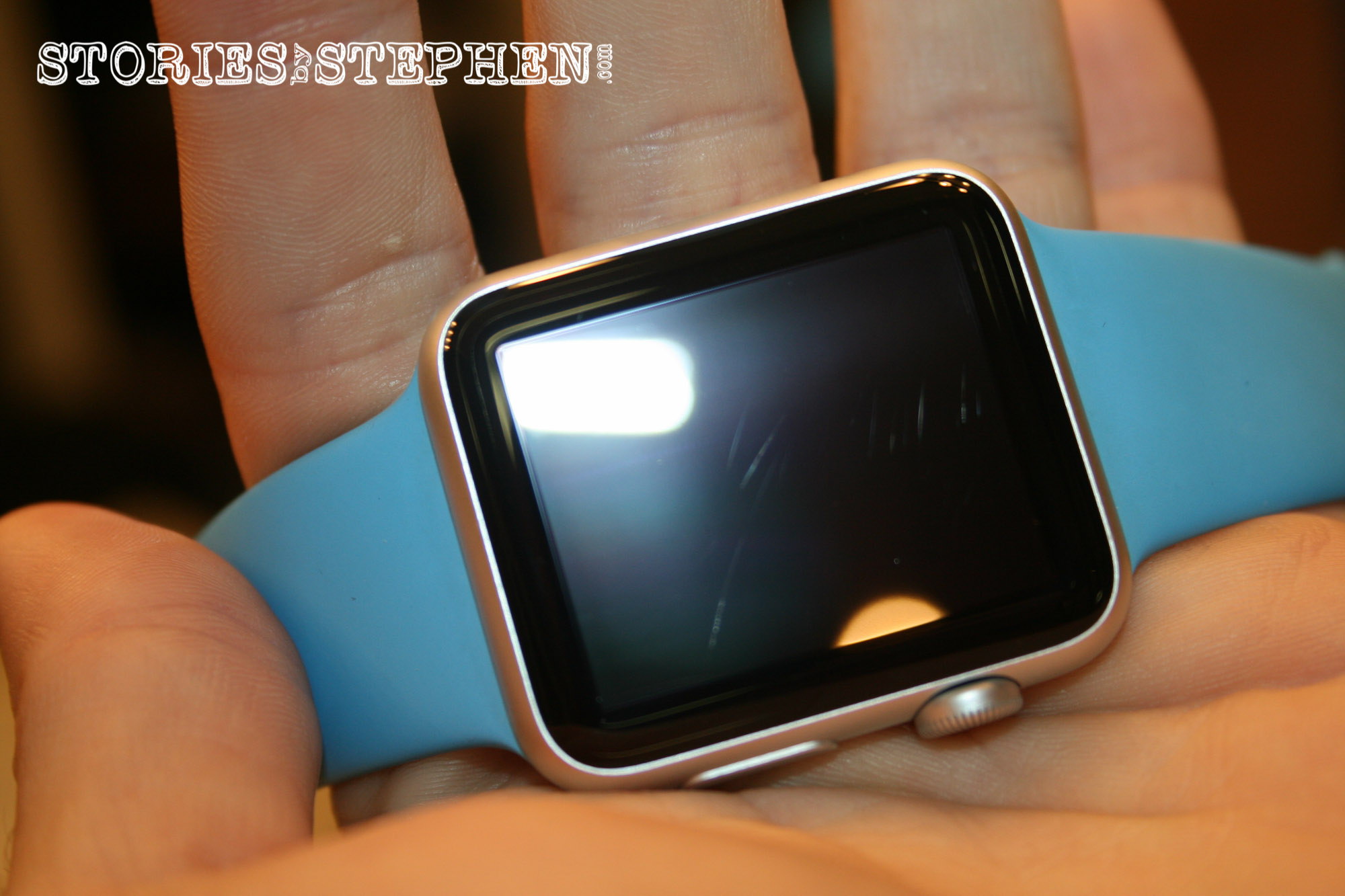 Как убрать царапину на часах. Apple watch 7 Stainless Steel царапаются. Экран эпл вотч 8. Пленка на смарт часы. Царапины на часах Apple.